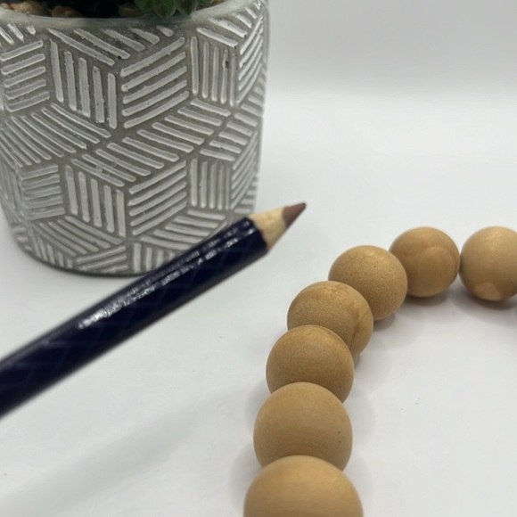 Dragun Beauty Lip Pencil and Sharpener - Picture 6 of 7